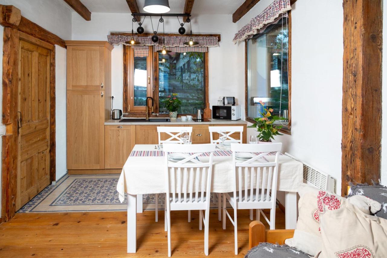 Casele Cu Stuf B&B Haus Ulrike Sălicea Exteriör bild